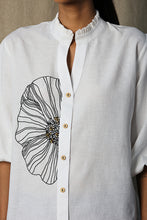 Load image into Gallery viewer, White big flower shirt