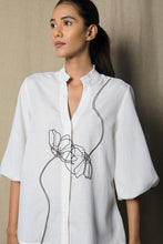 Load image into Gallery viewer, White one line flower shirt